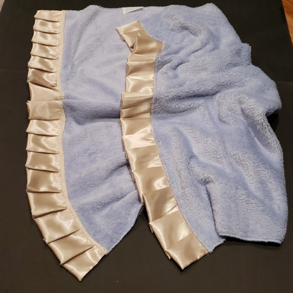 Made in Canada, New Stock! Blue Baby blankets